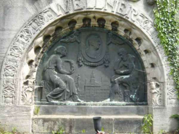 August Wellner's gravestone in Aue cemetery August Wellner's gravestone in Aue cemetery